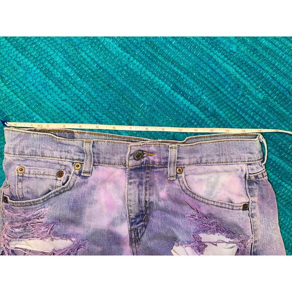VINTAGE LEVI'S PURPLE Denim TIE DYE DISTRESSED CUTOFF SHORTS BOHO HIPPIE 30 - Picture 5 of 5